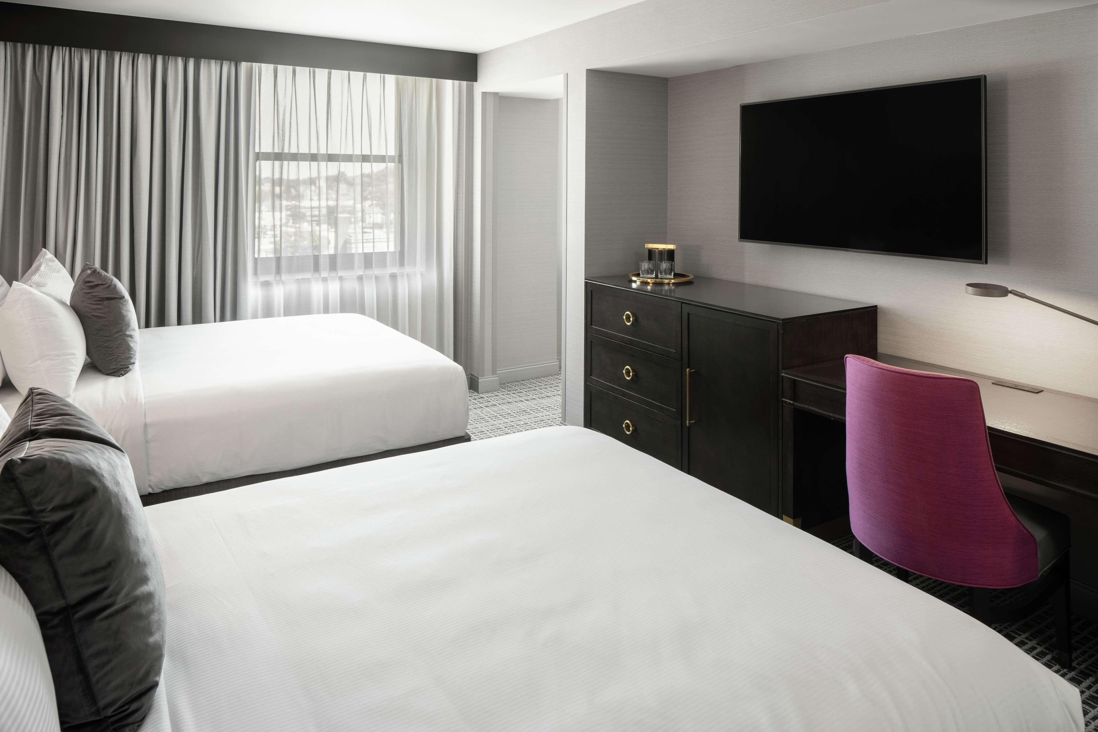 The Axis Moline Hotel, Tapestry Collection By Hilton Экстерьер фото