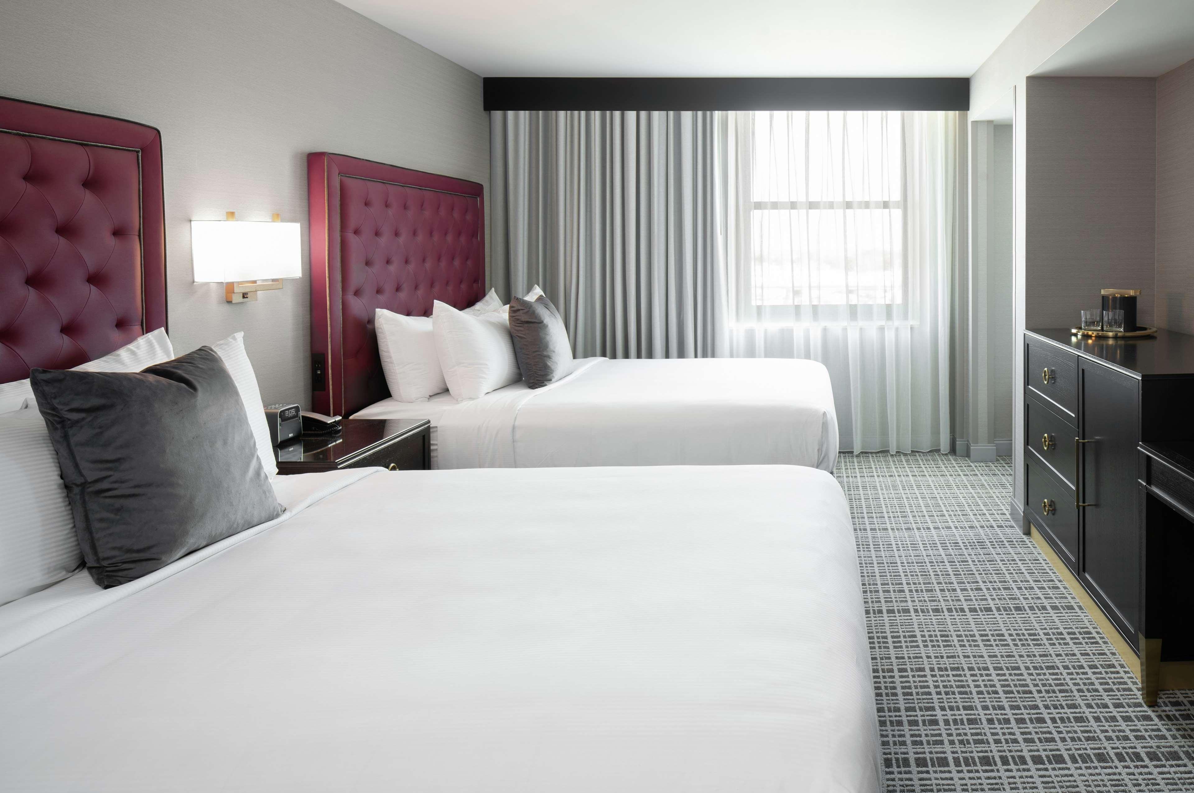 The Axis Moline Hotel, Tapestry Collection By Hilton Экстерьер фото