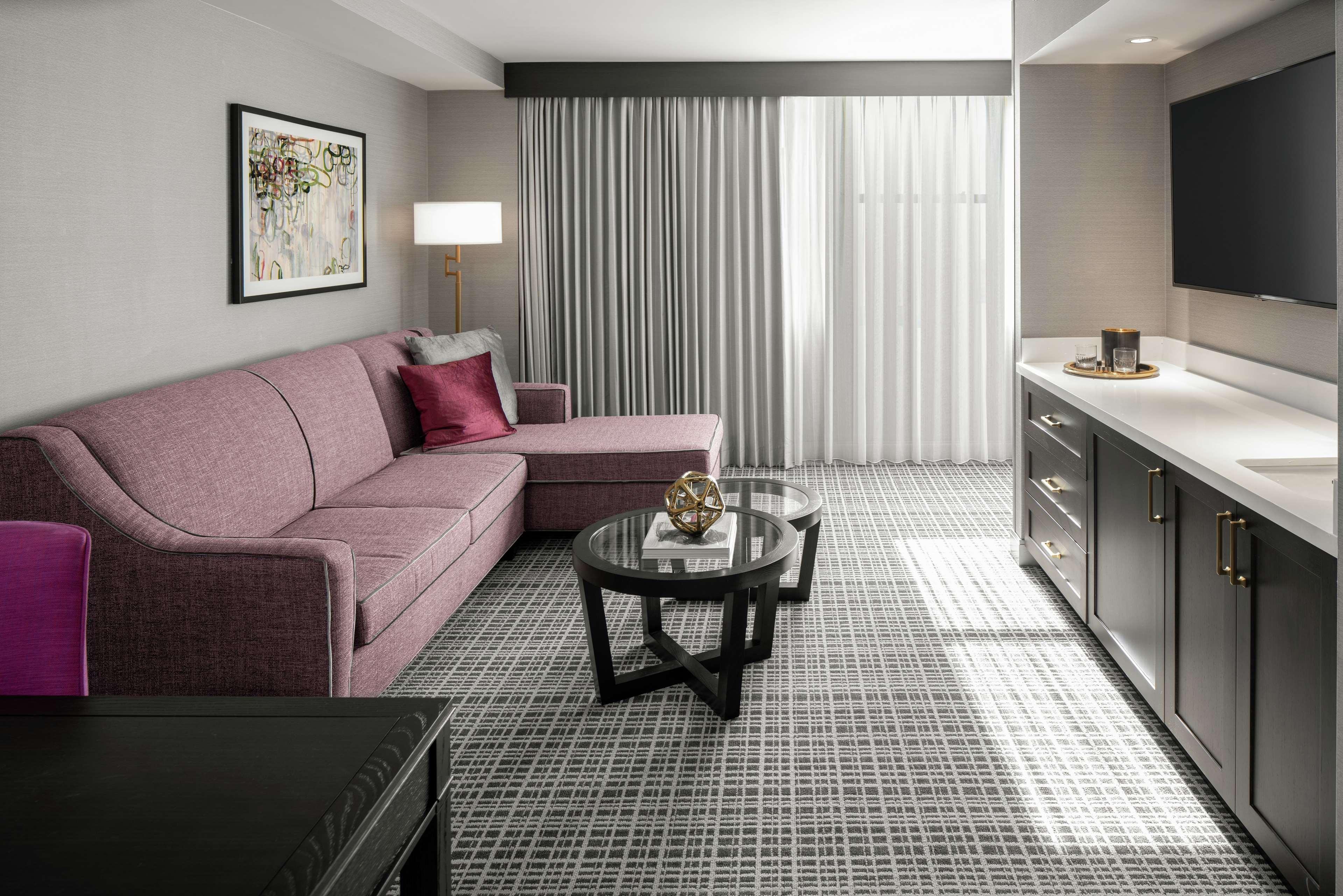 The Axis Moline Hotel, Tapestry Collection By Hilton Экстерьер фото