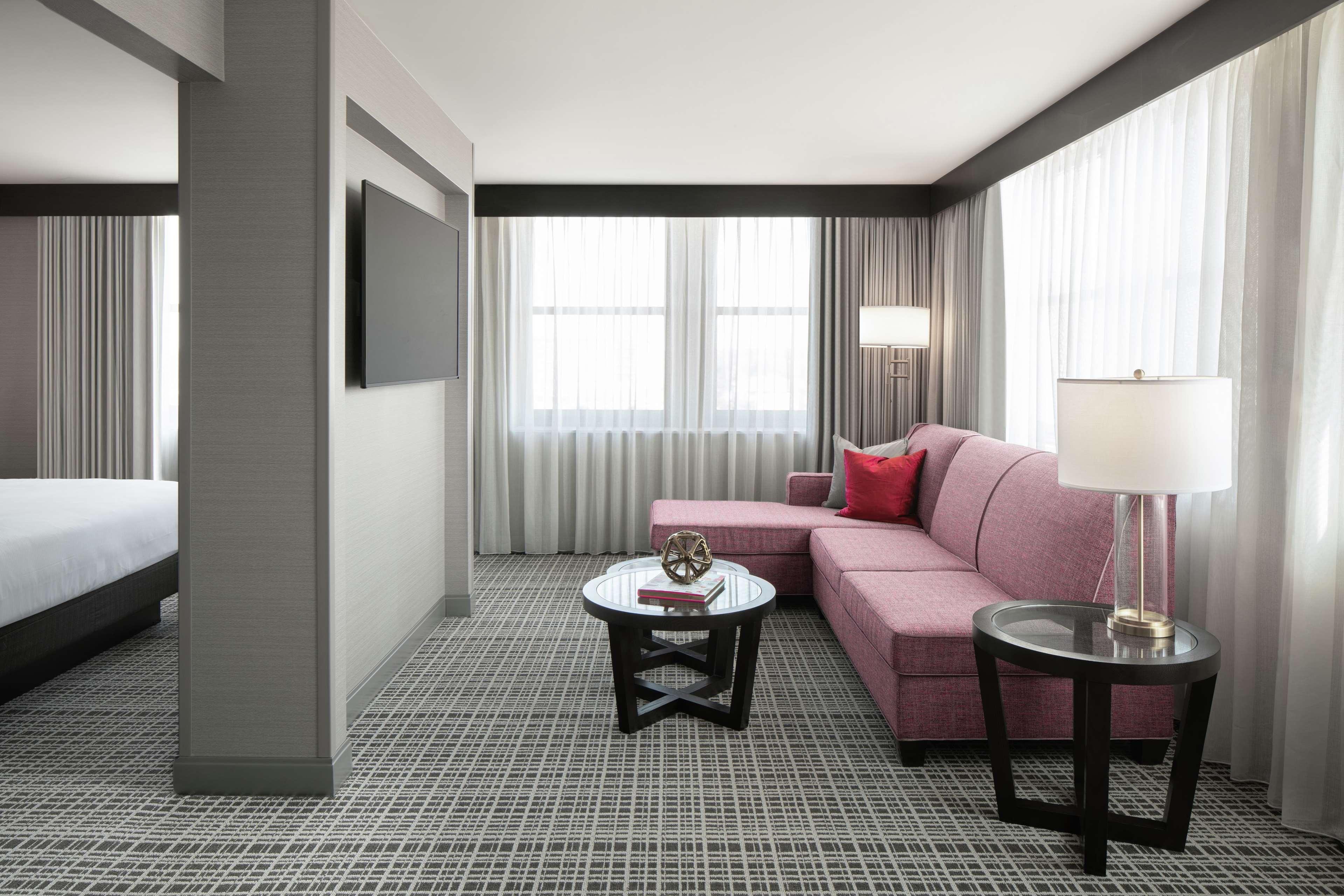 The Axis Moline Hotel, Tapestry Collection By Hilton Экстерьер фото