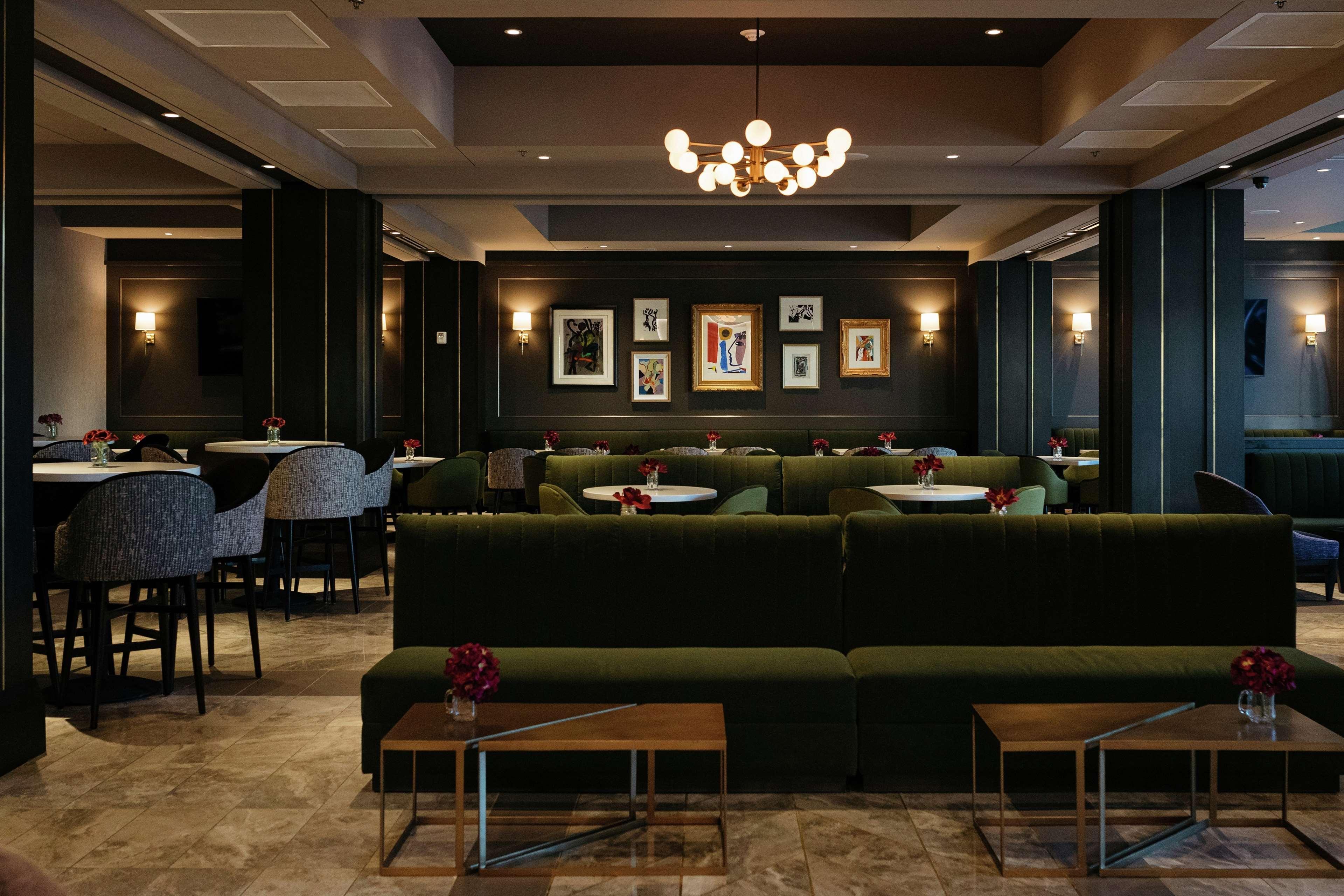 The Axis Moline Hotel, Tapestry Collection By Hilton Экстерьер фото