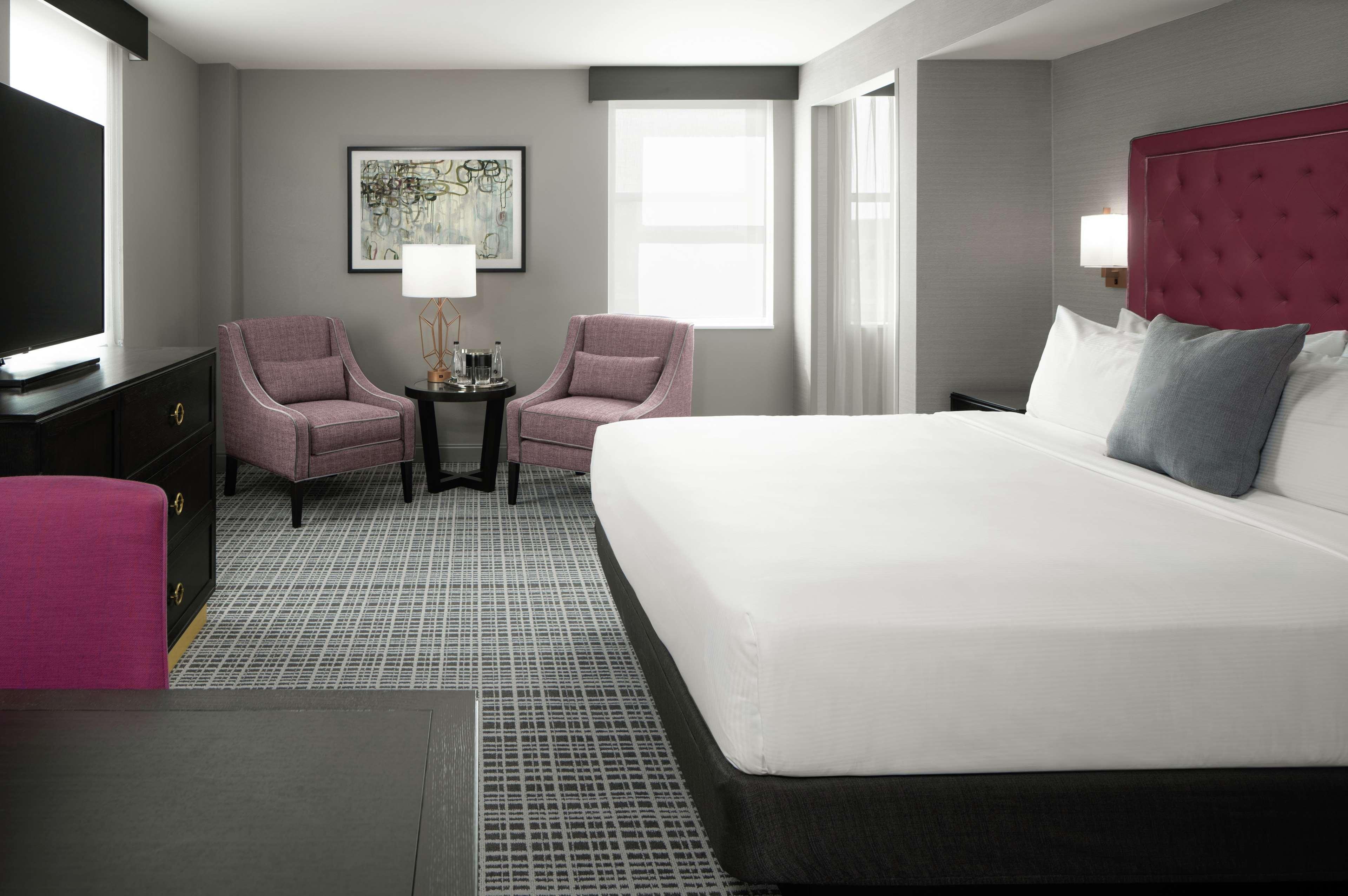 The Axis Moline Hotel, Tapestry Collection By Hilton Экстерьер фото