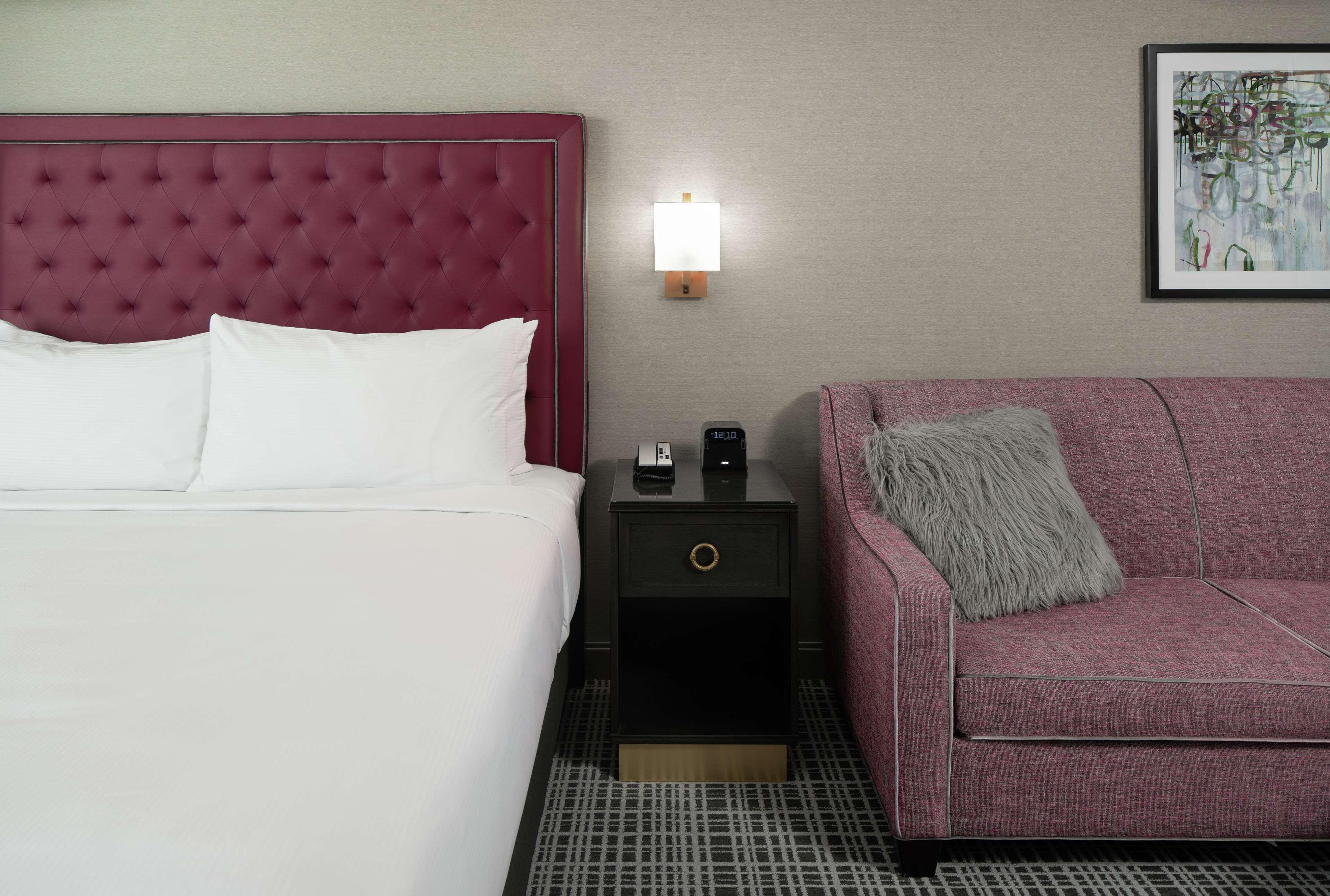 The Axis Moline Hotel, Tapestry Collection By Hilton Экстерьер фото
