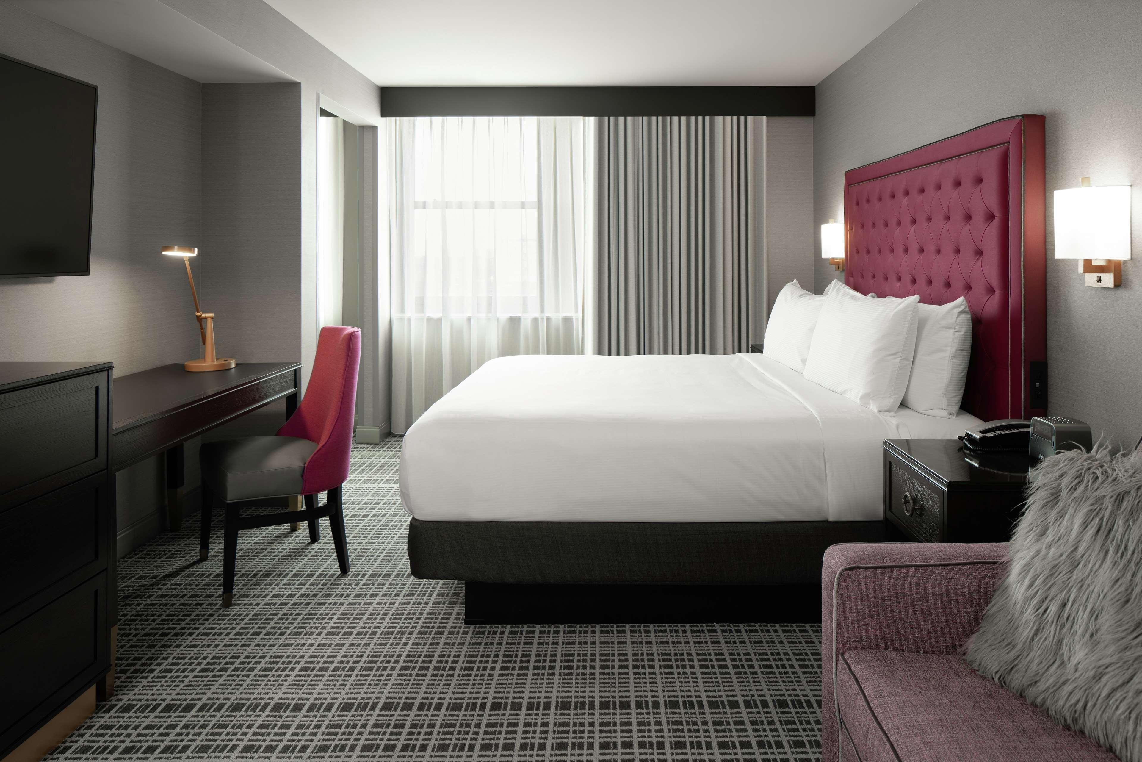 The Axis Moline Hotel, Tapestry Collection By Hilton Экстерьер фото