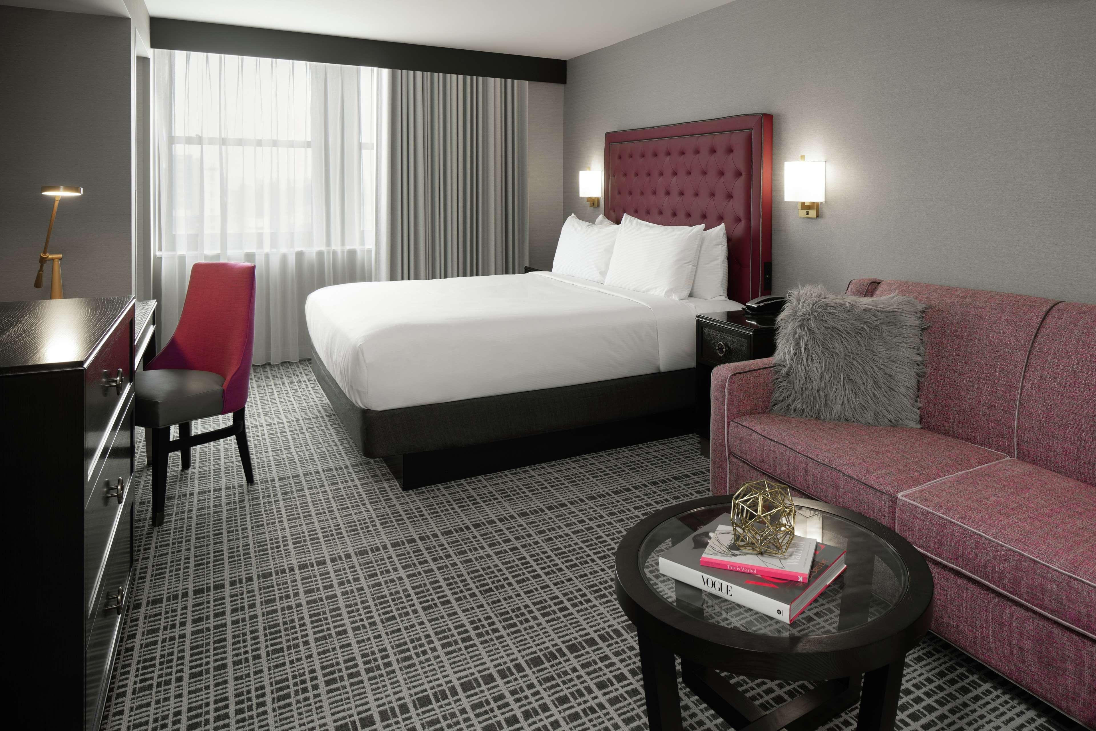 The Axis Moline Hotel, Tapestry Collection By Hilton Экстерьер фото