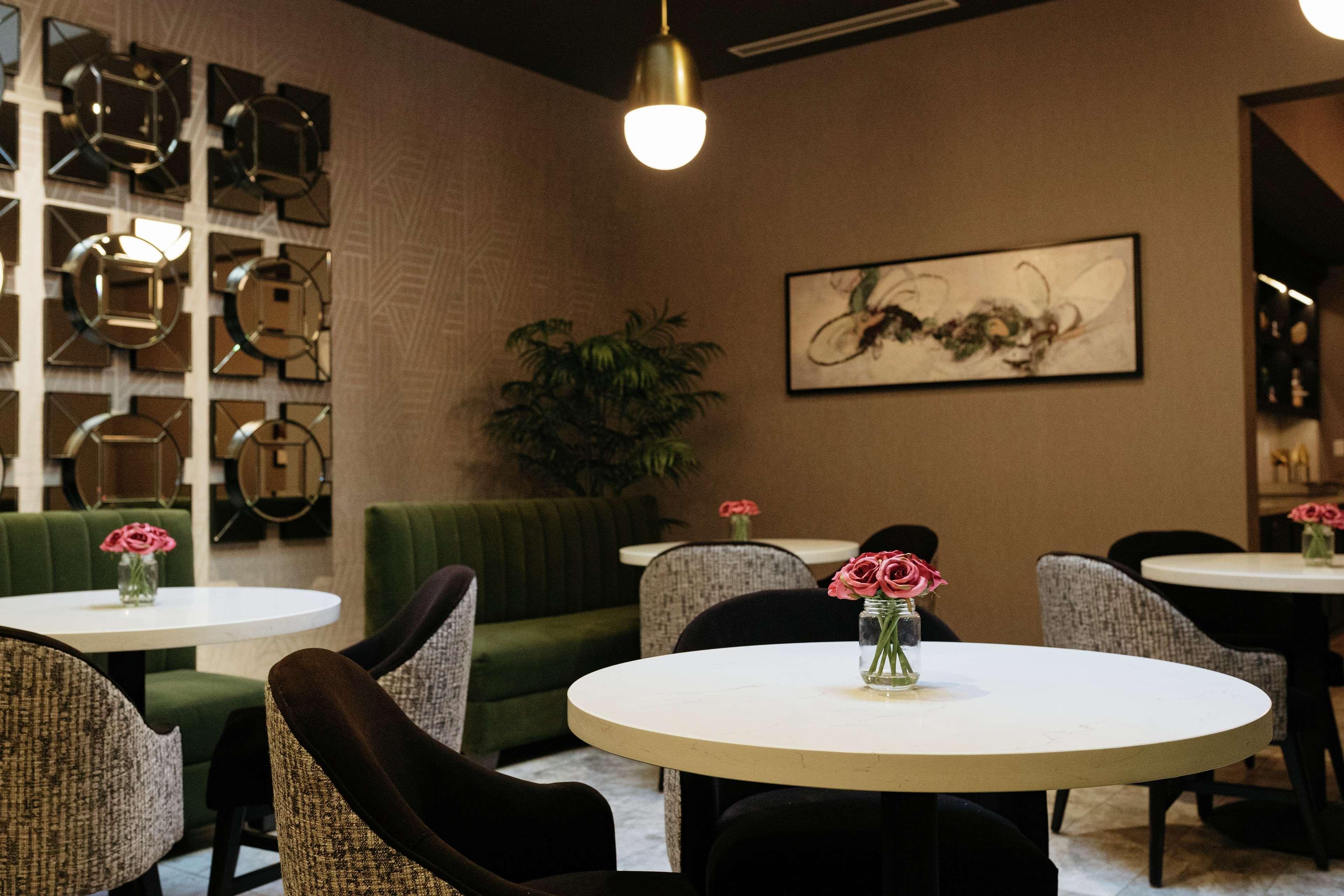 The Axis Moline Hotel, Tapestry Collection By Hilton Экстерьер фото