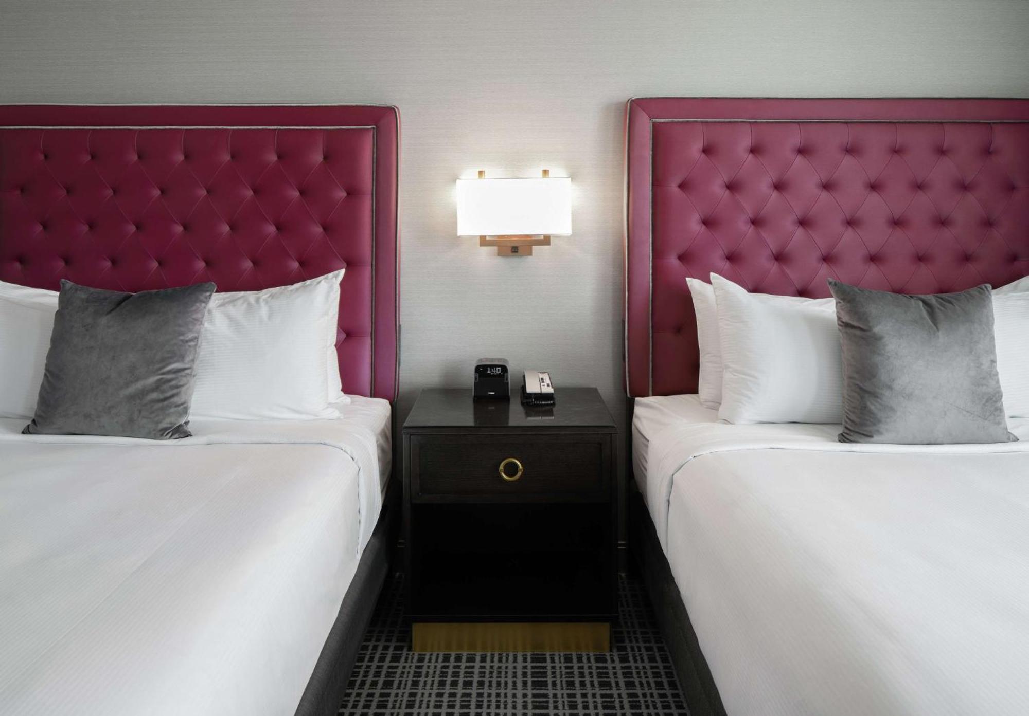 The Axis Moline Hotel, Tapestry Collection By Hilton Экстерьер фото