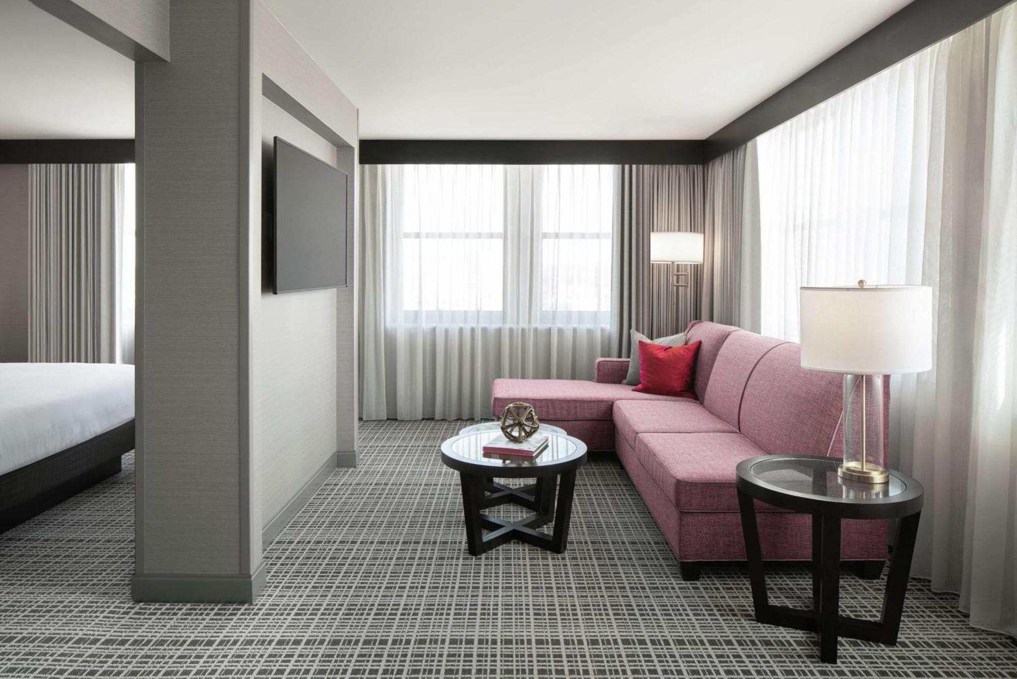 The Axis Moline Hotel, Tapestry Collection By Hilton Экстерьер фото